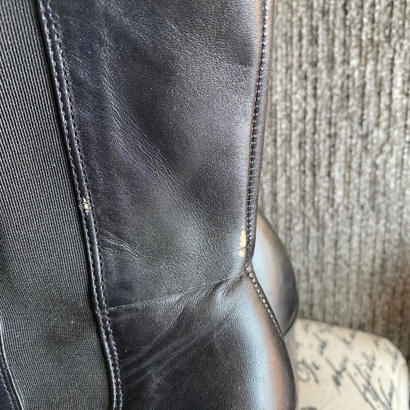 Women’s black boots - Picture 2 of 4